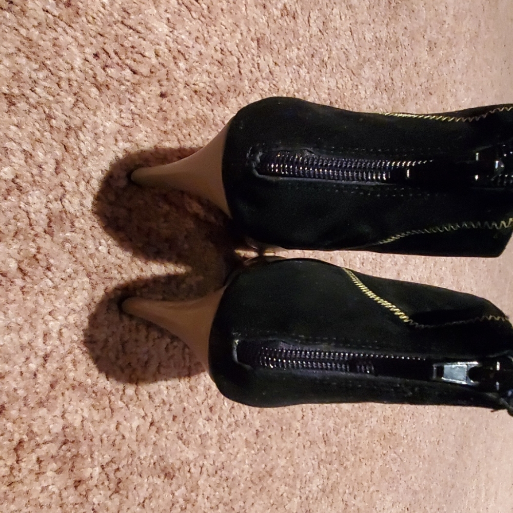 Shoes - Picture 4 of 6